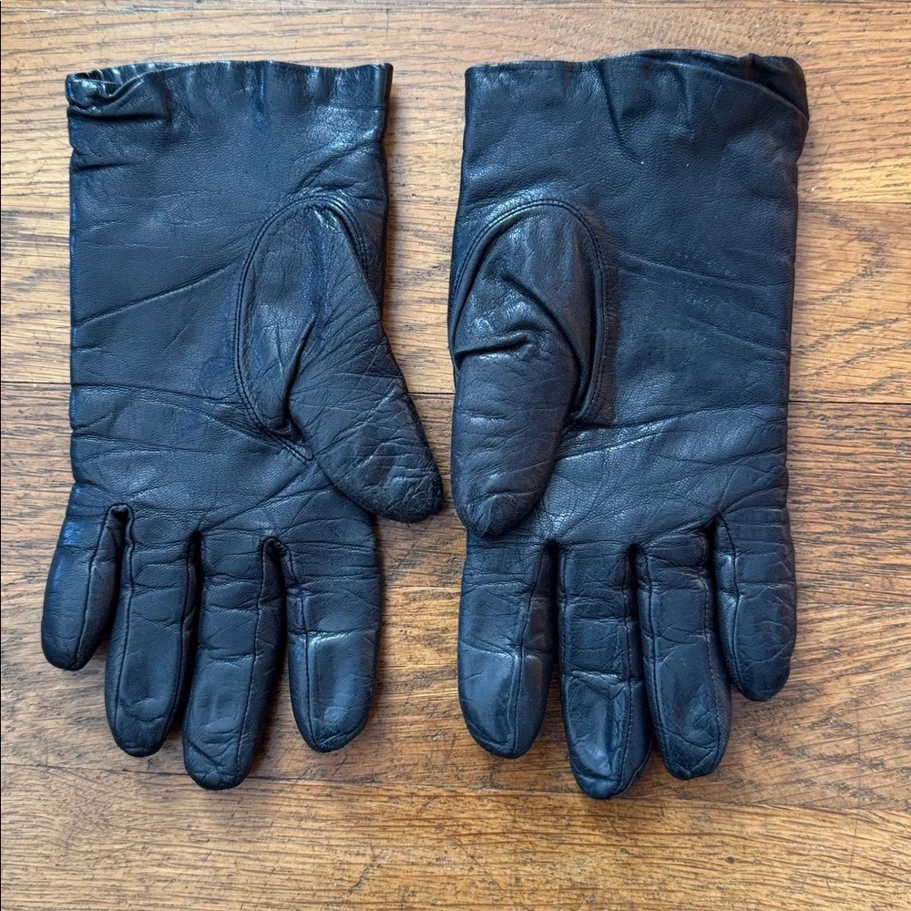 🧤Women’s black leather vintage gloves. Size S.